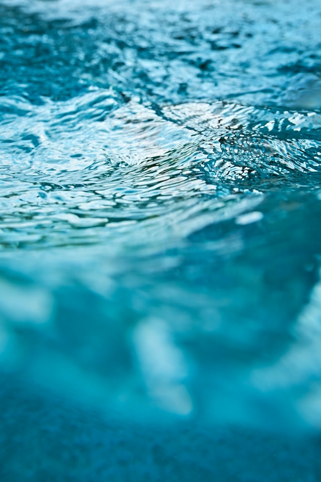 Why Choosing Athleisurewear by Wellicious That Does Not Shed Microplastics Is a Win for You and the Planet